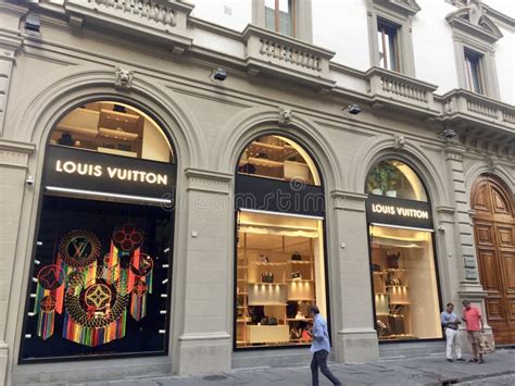 outlet louis vuitton firenze|stores in firenze italy.